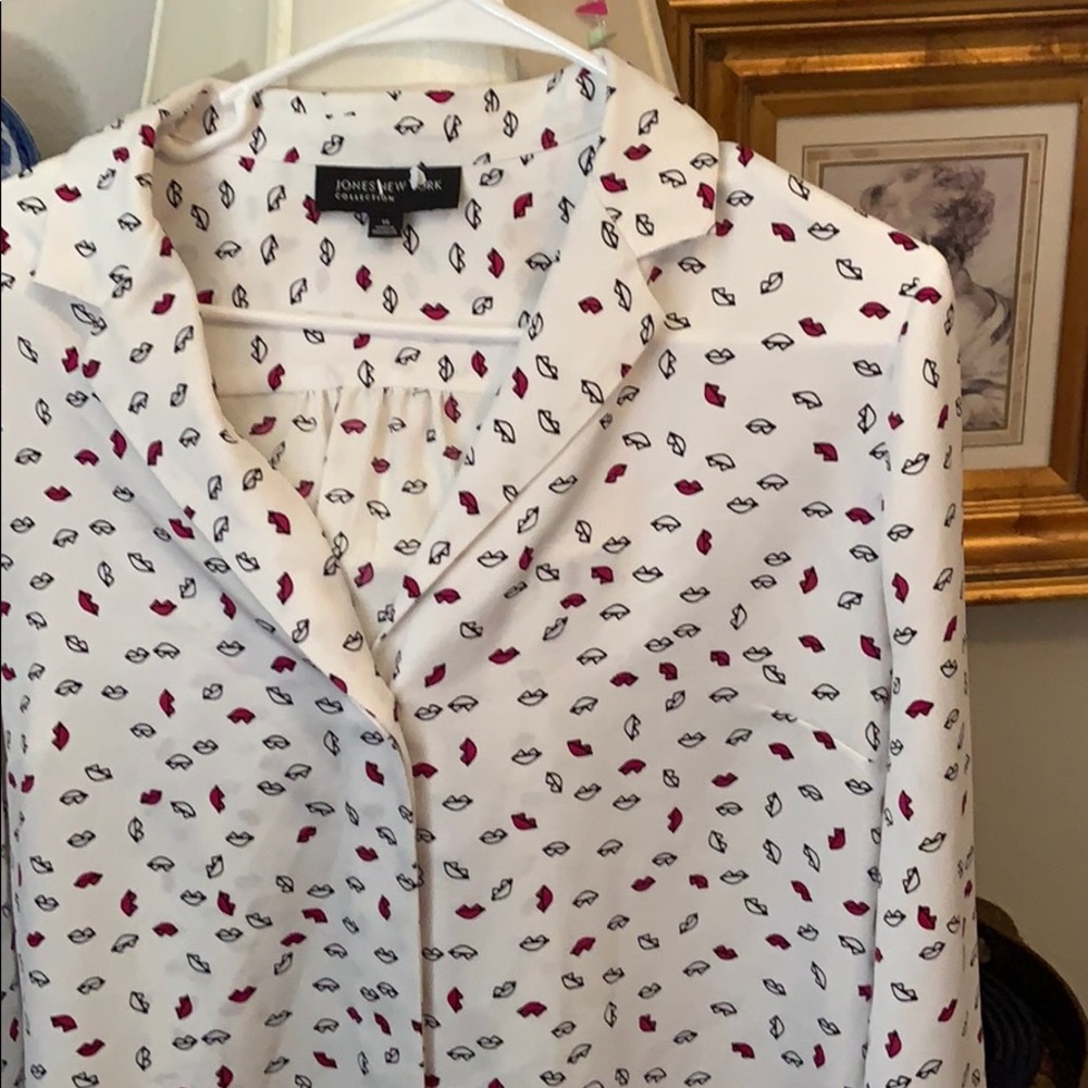 Woman’s blouse